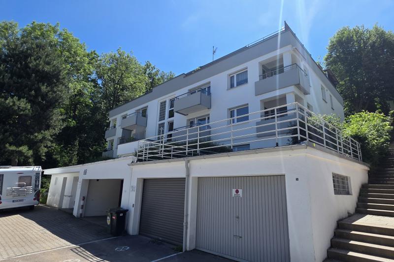 Hausansicht (Wohnung im Gartengeschoss rechts)